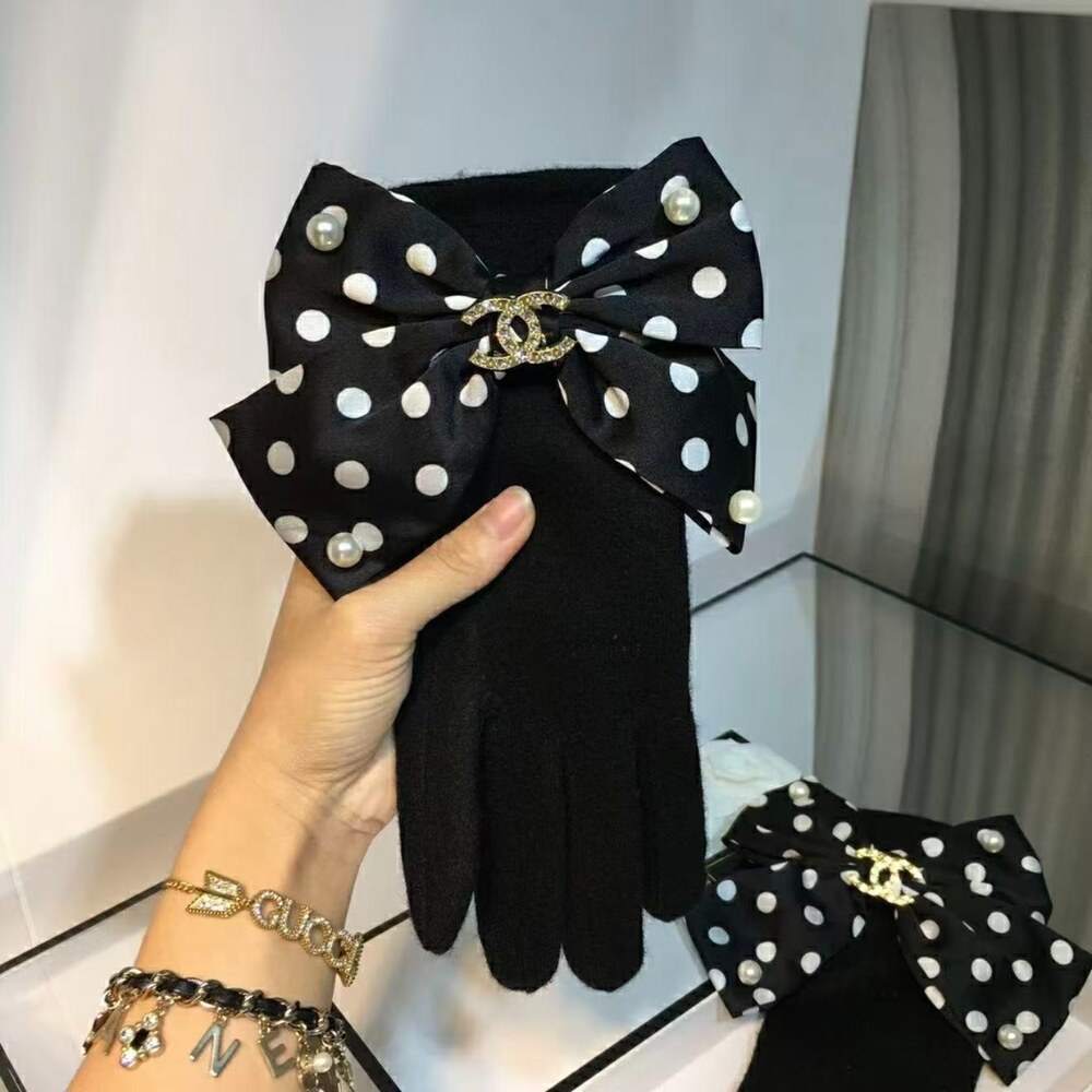 Chanel Black Gloves with Polka Dot Bow - Picture 2 of 6